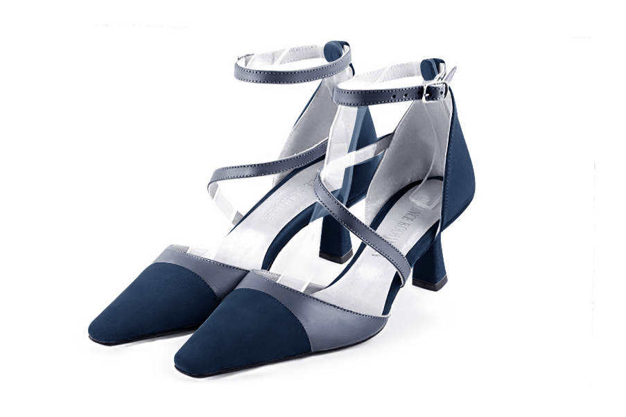 French elegance and refinement for these navy blue dress open side shoes, with snake-shaped straps, 
                available in many subtle leather and colour combinations. This charming model with its "snake strap" will sublimate your outfit.
For very thin feet, prefer the Phoenix model.
To personalize or not, according to your outfits or your desires.  
                Matching clutches for parties, ceremonies and weddings.   
                You can customize these shoes to perfectly match your tastes or needs, and have a unique model.  
                Choice of leathers, colours, knots and heels. 
                Wide range of materials and shades carefully chosen.  
                Rich collection of flat, low, mid and high heels.  
                Small and large shoe sizes